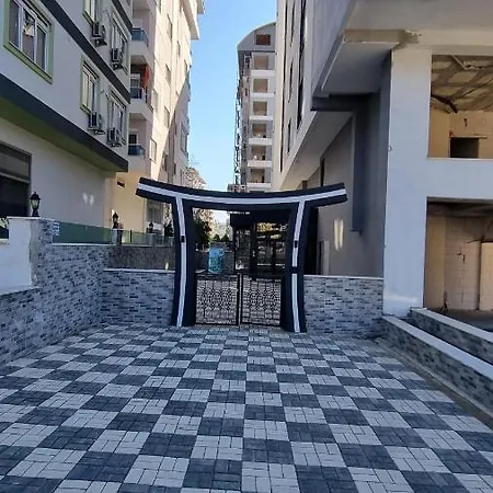 Living Like Locals. Mahmutlar * Αλάνια