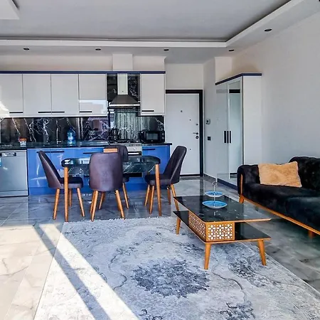 Living Like Locals. Mahmutlar * Αλάνια